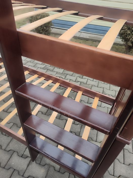 Продам двоярусне ліжко