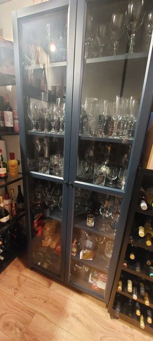 Vendo móveis em bom estado.