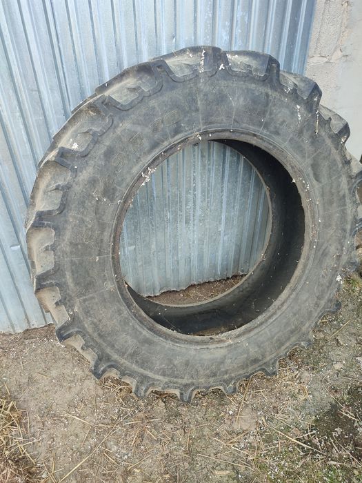 Sprzedam opony 14.9 r30