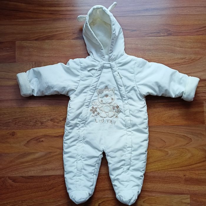 Pajacyk kombinezon biały np. do chrztu rozm. 62-68 (3-6 m.)