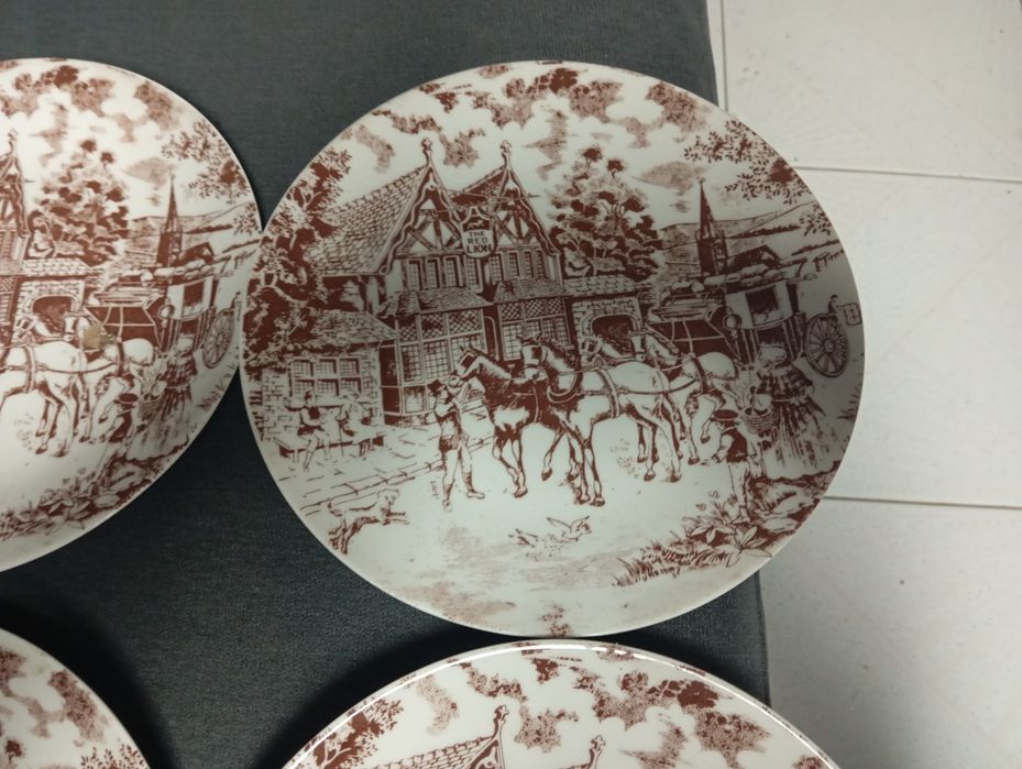 Pratos de porcelana fina