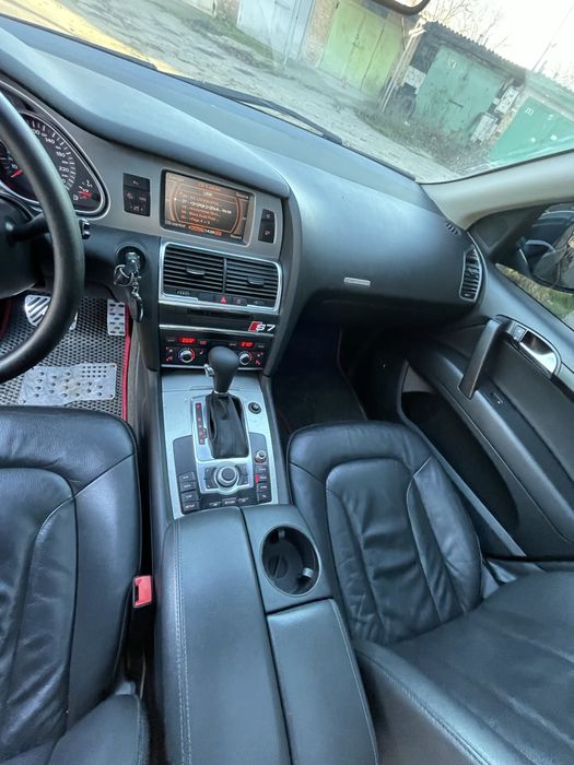 Audi Q7 3.0 TDI 2007 рік. Без пневми..
