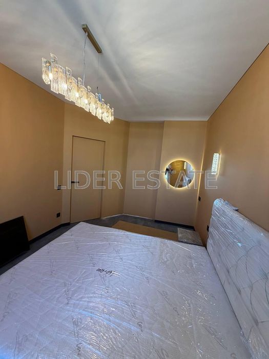 Продам 1,5 кімн. квартиру 43 м² у ЖК KRONA house, Ужгород, 9/9 пов. Забронюй зараз!