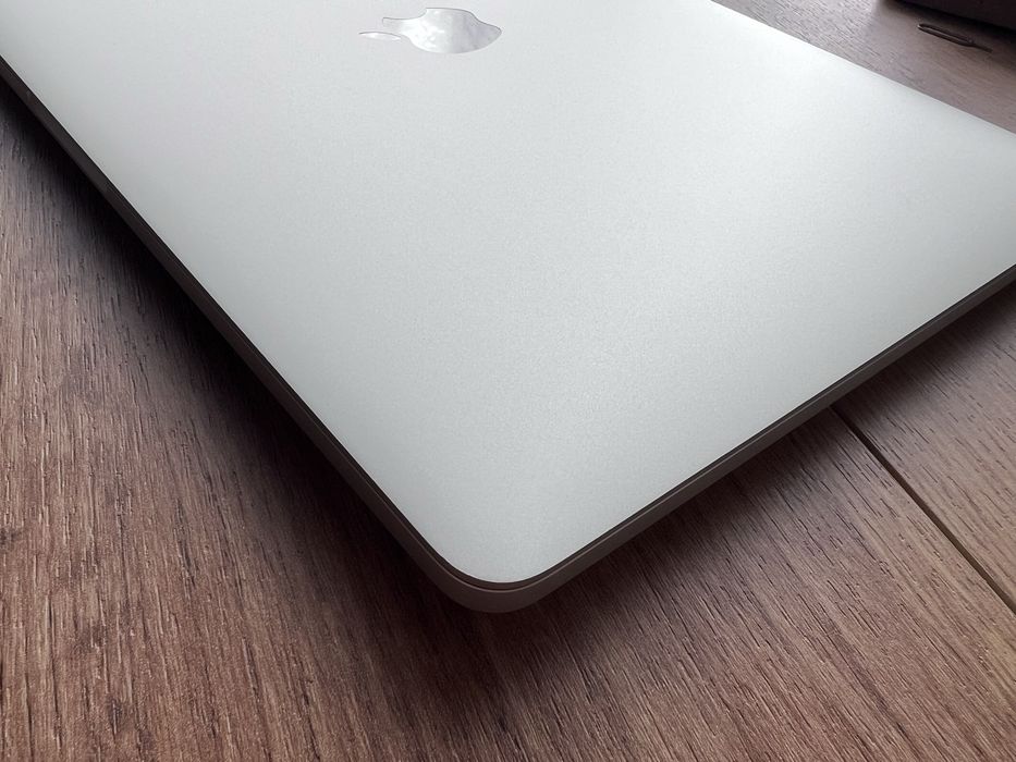 Macbook Pro M1 8/256 jak Nowy 88% kondycji baterii