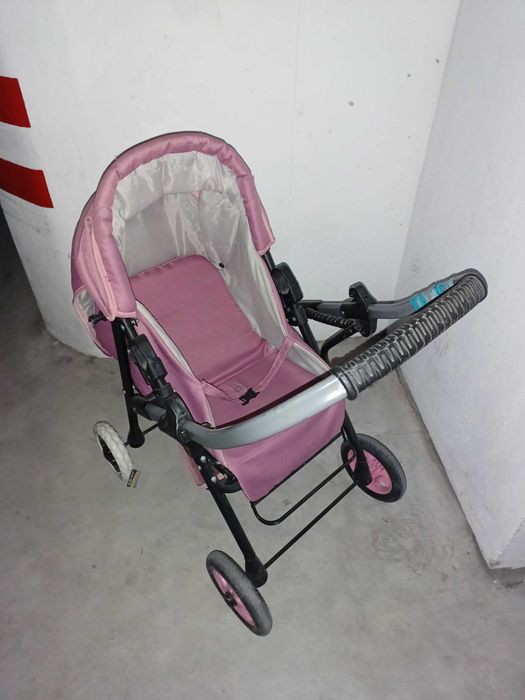 Carrinho de bebé de brincar