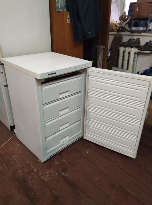 Продам морозильну камеру