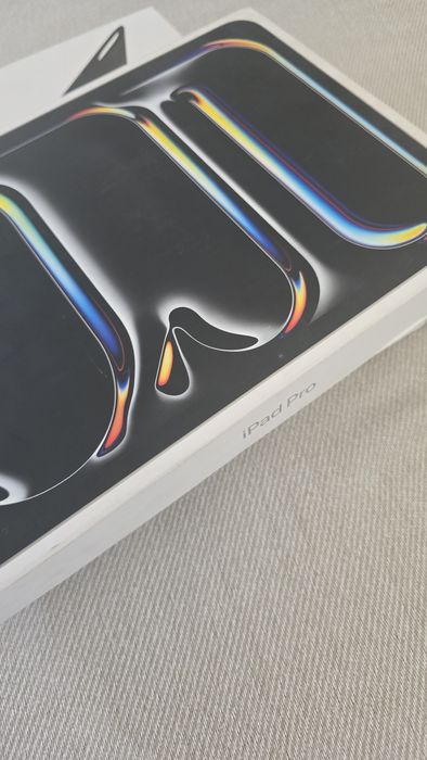 Ipad Pro 11 M4 com Magic Keyboard