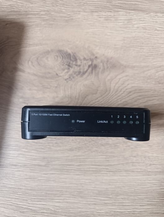 Switch / Przełącznik sieciowy Fast Ethernet + Zasilacz