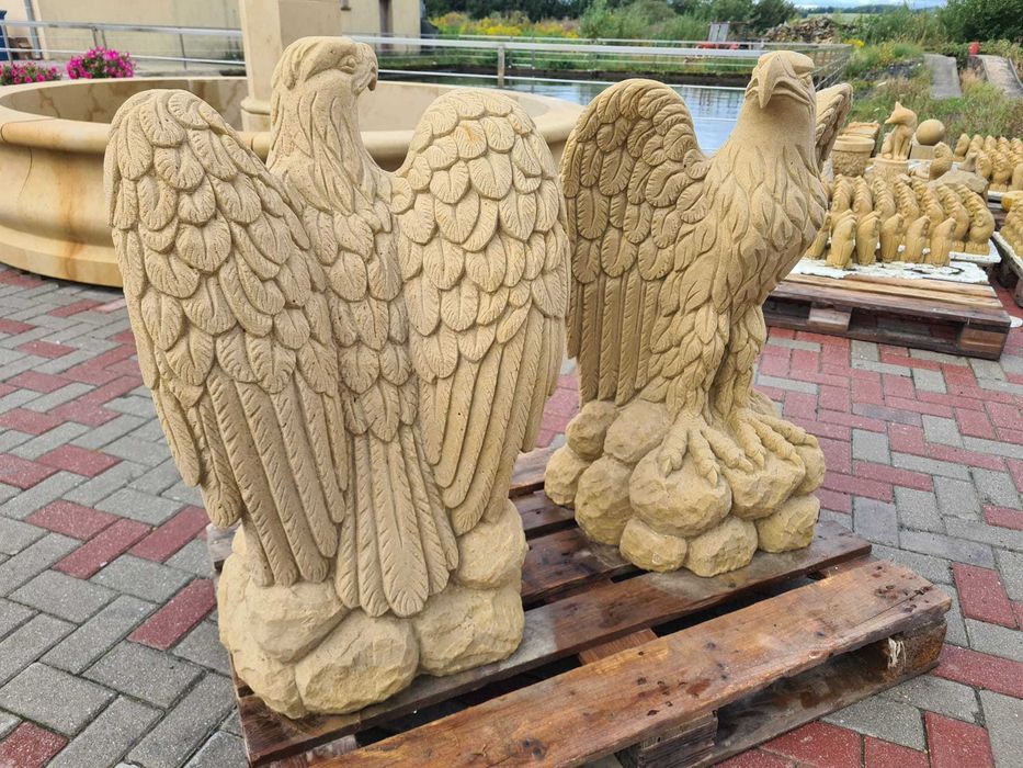 Rzeźba orzeł z piaskowca | 90×60×45 cm | Ręcznie wykonana