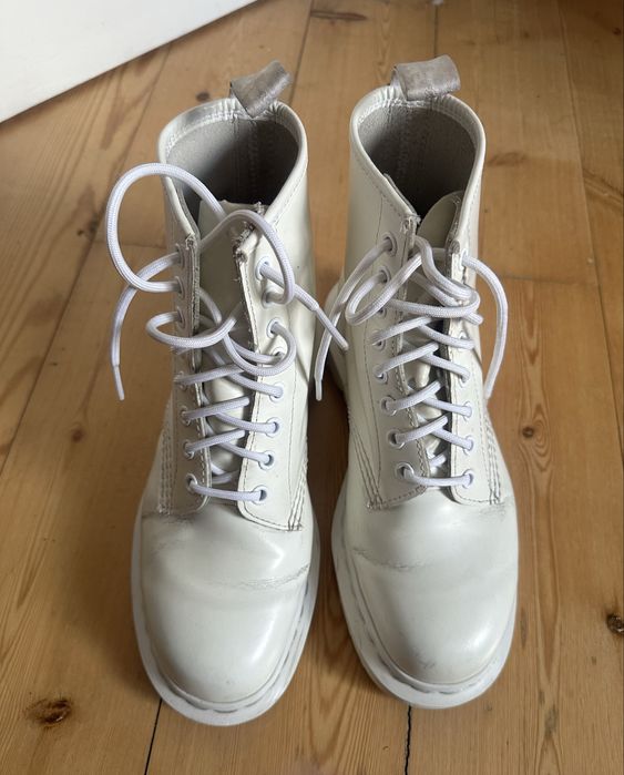 dr martens mono white
