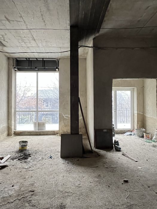 ФАСАДНЕ приміщення в новобудові, ЩЕРБАНЮКА-Г.МАЙДАНУ