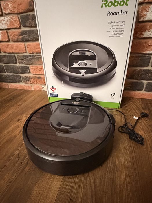 Robot sprzątający iRobot Roomba i7 (i7158) Używany, Sprawny, Karton