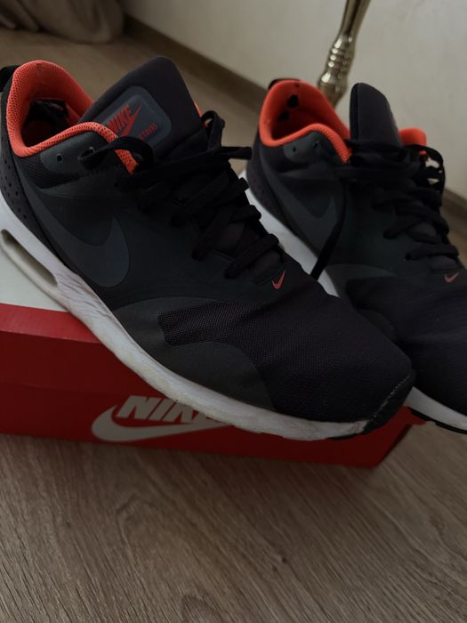 Красовки  найк аир макс  тавас удобные , комфортные как для зала