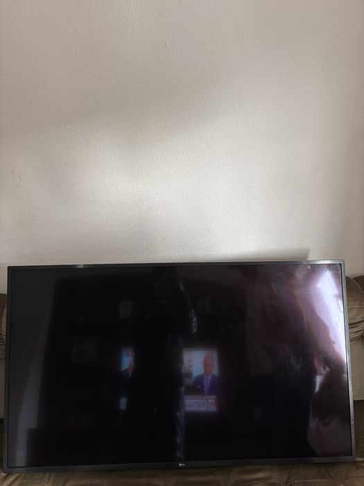 Smart tv led, moto elétrica fiber e cadeeiro de pê