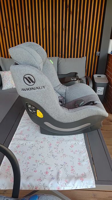 Komplet fotelików samochodowych Avionaut – Pixel + AeroFIX + baza ISOFIX