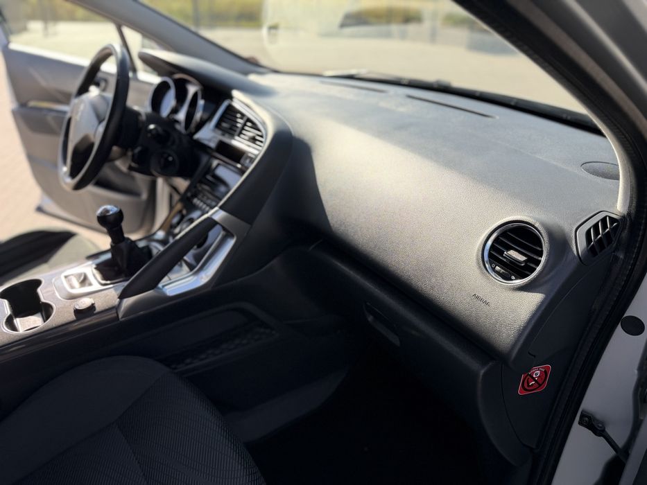 В продажі Peugeot 3008 , 1.6 МРІ бензин , в рідній фарбі, 2012р