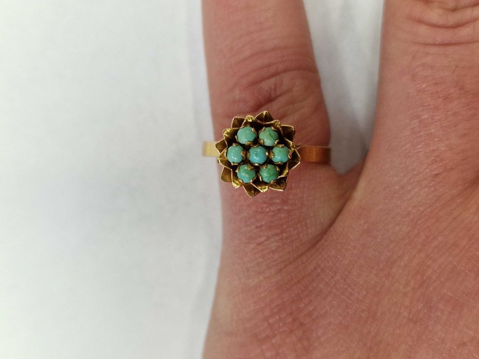 Złoty pierścionek/ ~~ 700/ 3.66 gram/ R16/ Turkusy/ Iran XX wiek