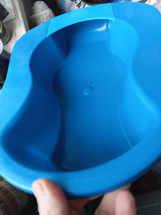 Судно (утка) для маломобильних людей.