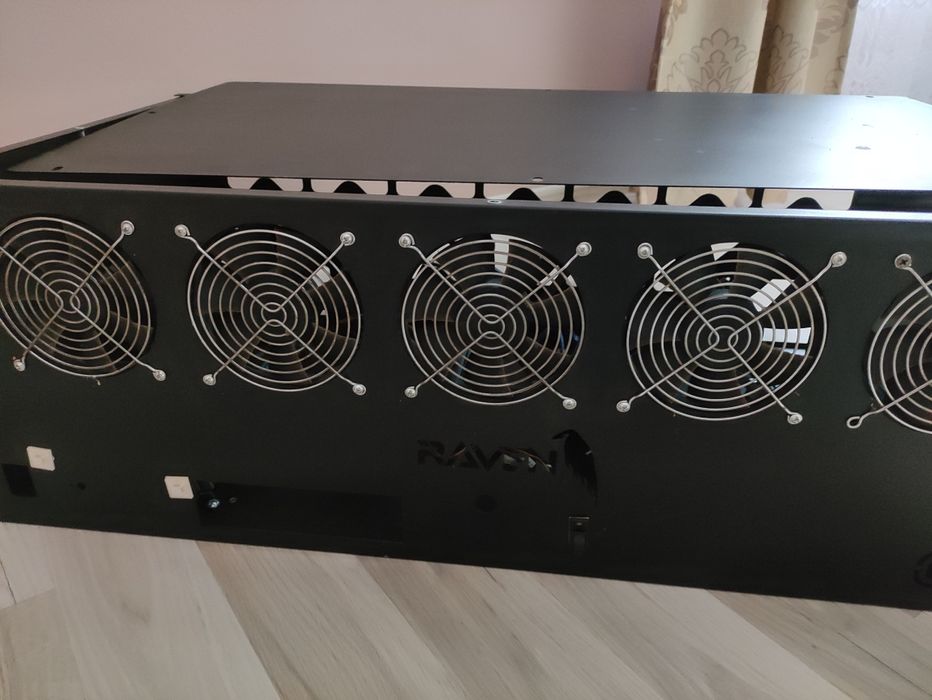 Комп'ютерний корпус Raven 8 GPU