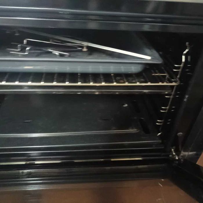 Fogão Hotpoint-Ariston CP97SG1 – 5 Bicos + Forno a Gás – Inox – Nunca Usado