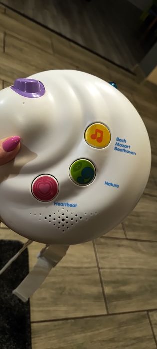 Karuzela z projektem dla niemowlaka
