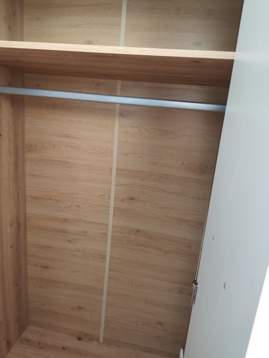 Szafa ubraniowa jak nowa