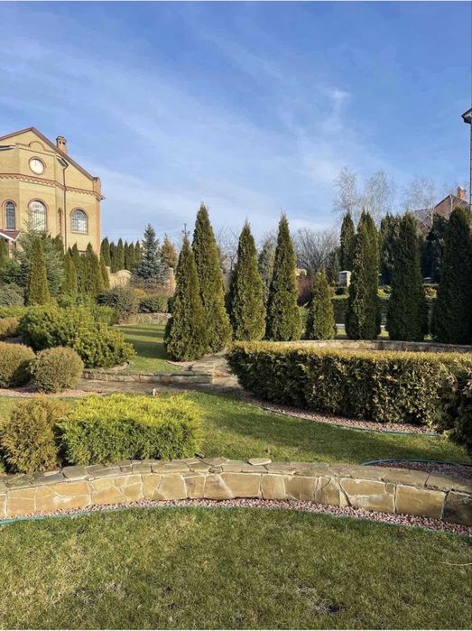 Аренда  3 - этажного дома с ремонтом ,в мрн .Артема ( пос.Мирный)