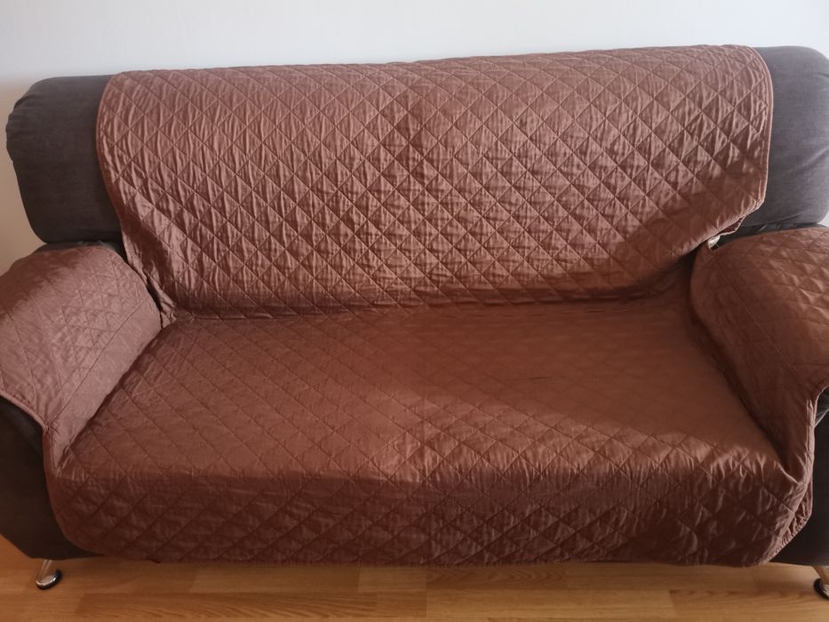 Capa para sofá castanha