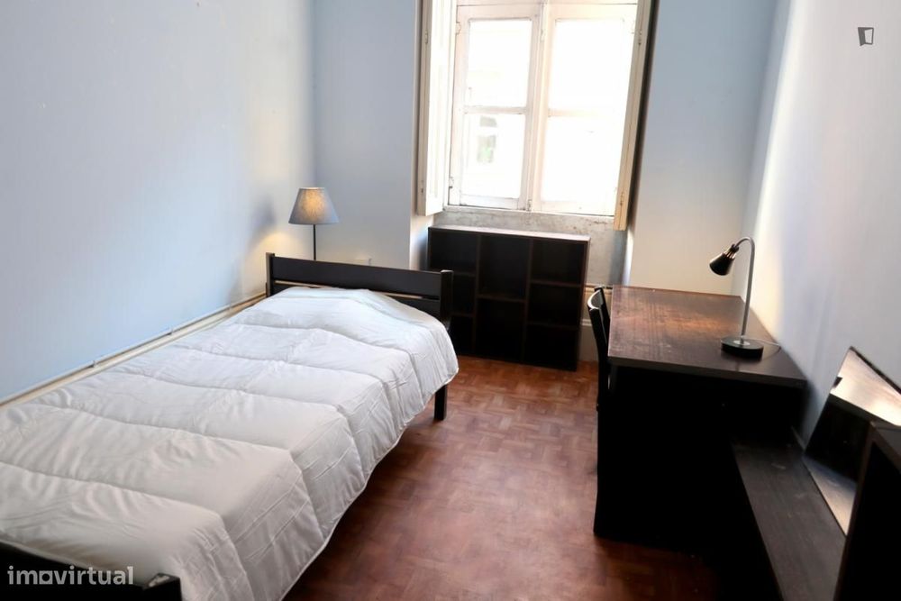 Quarto - localizado em Cedofeita Porto