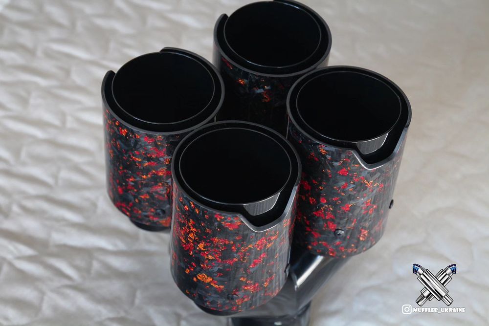 Насадки на глушитель из кованого цветного карбона ( Akrapovic HKS BMW)