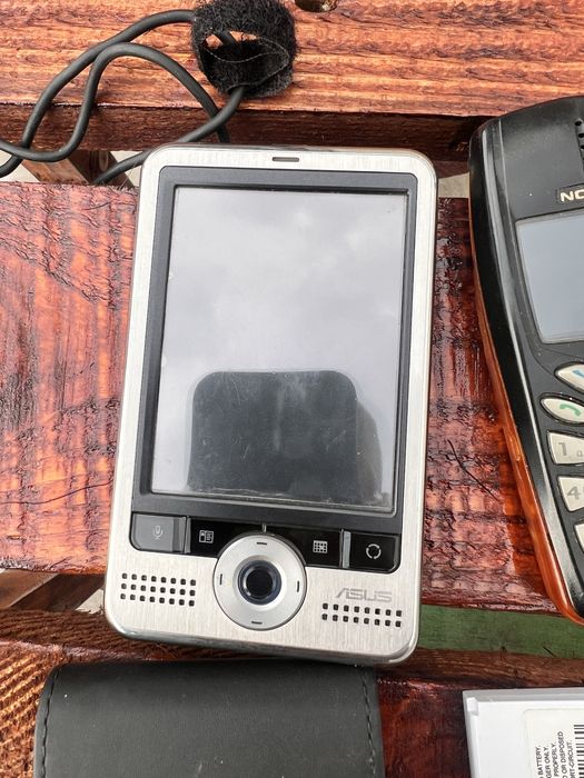 Телефон нокия  8310  и  3510j  asus