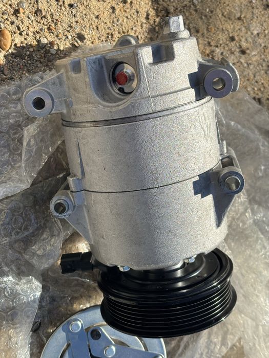 Компресор кондиціонера ford fiesta(американець)