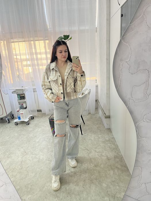 Світлі широкі джинси