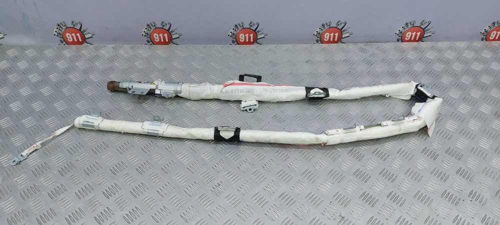 Шторка безпеки права на Infiniti Q50