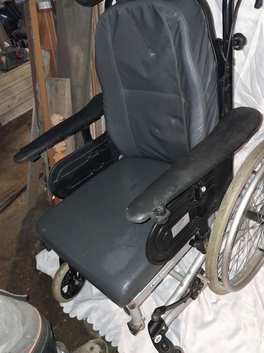Wózek inwalidzki rozkładany invacare
