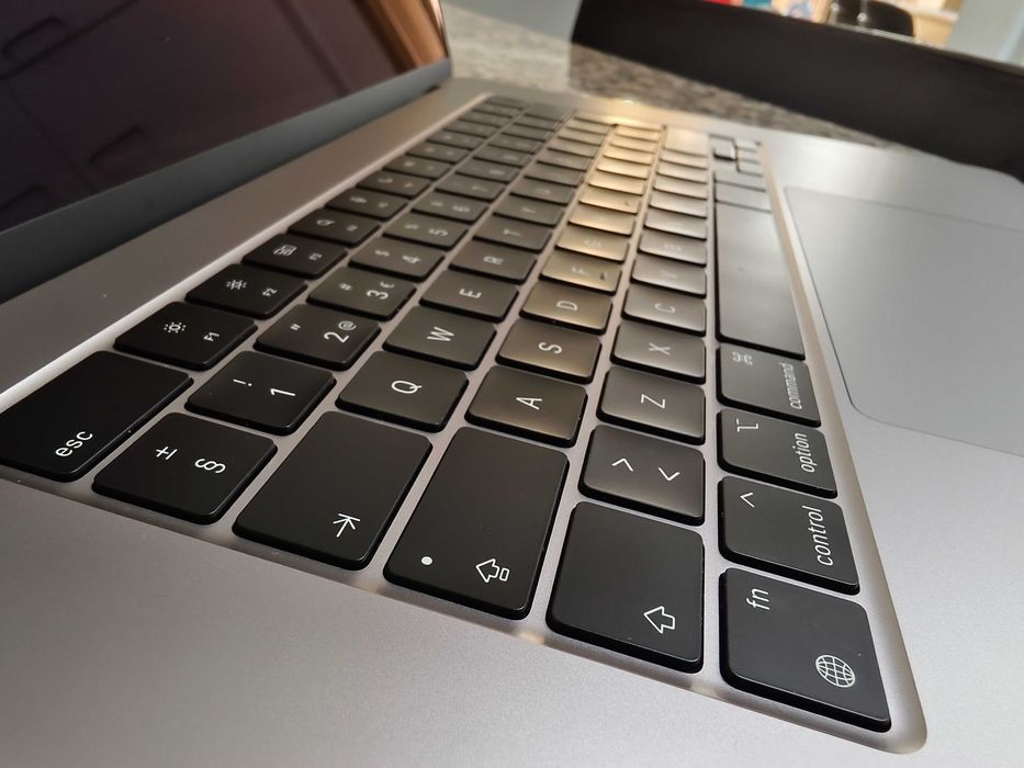 Macbook Air M2 15,5" 8gb 256gb 99% bateria