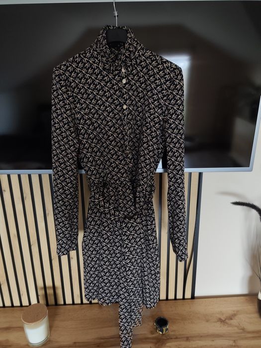 Nowa sukienka z paskiem