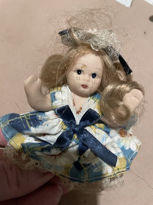 Vendo 4 bonecas de porcelana