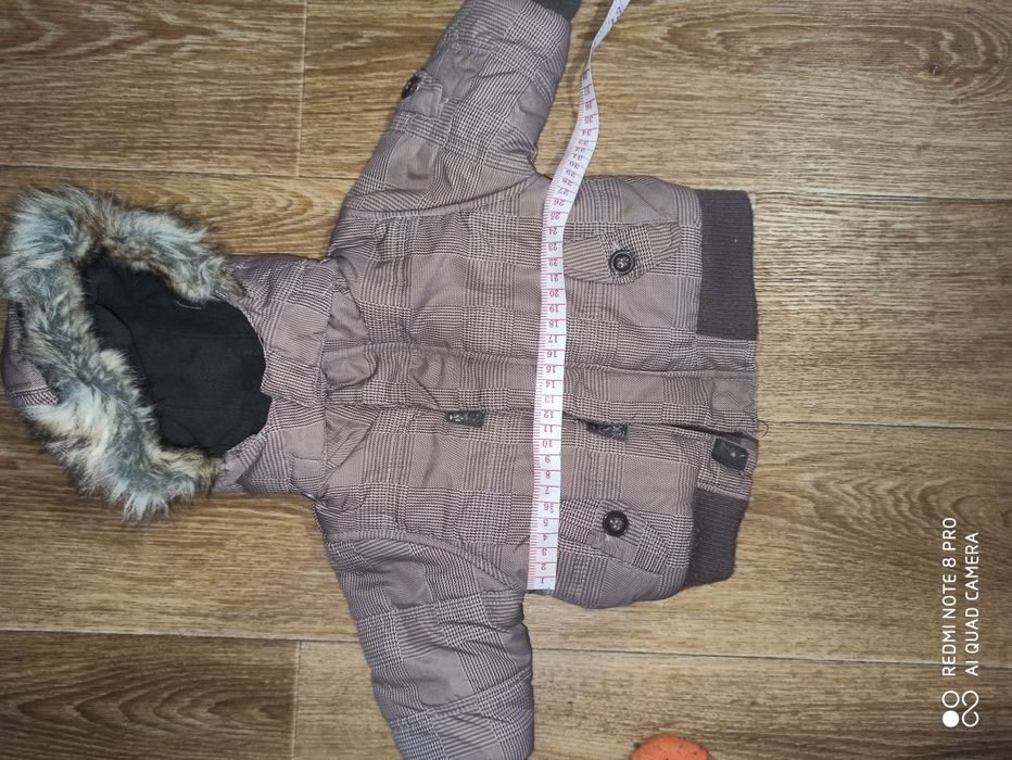 Курточка деми 6-9месяцев