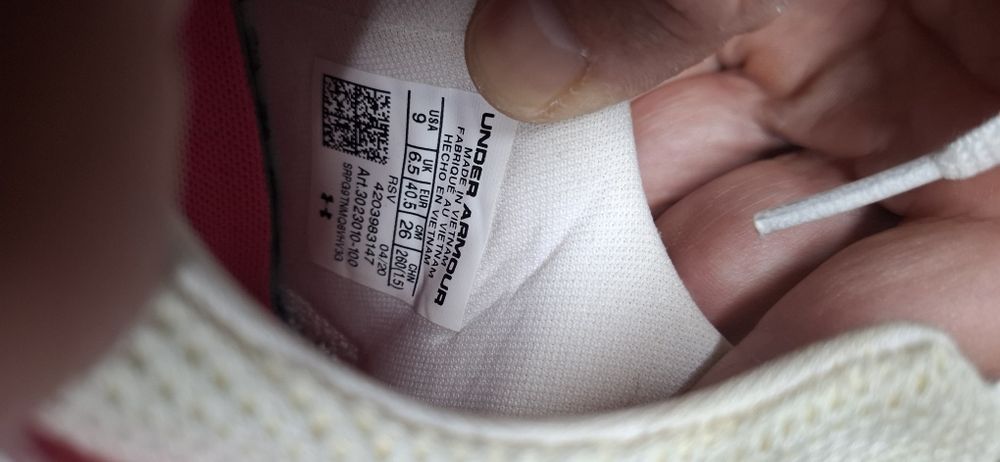 Sapatilhas Under Armour, tamanho 40,5, mulher, em ótimo estado