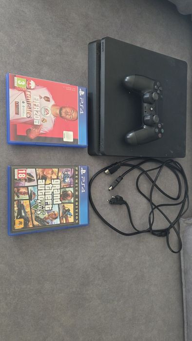 Play Station 4 / Pad / Gry