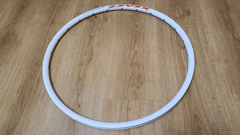 Biała obręcz koła Zzyzx 26" 24H Disc