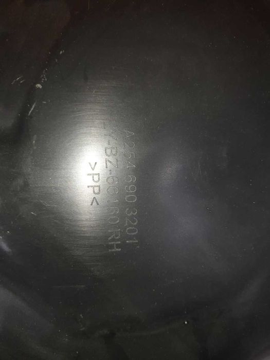 Підкрилок передній правий передня частина Mercedes GLC X254 C254 2546900403