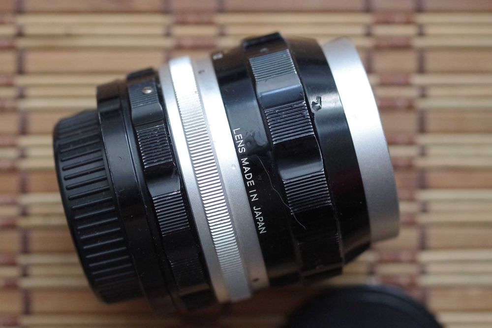 Объектив Nikkor - P  105mm 2,5 Nikon non Ai с крышками