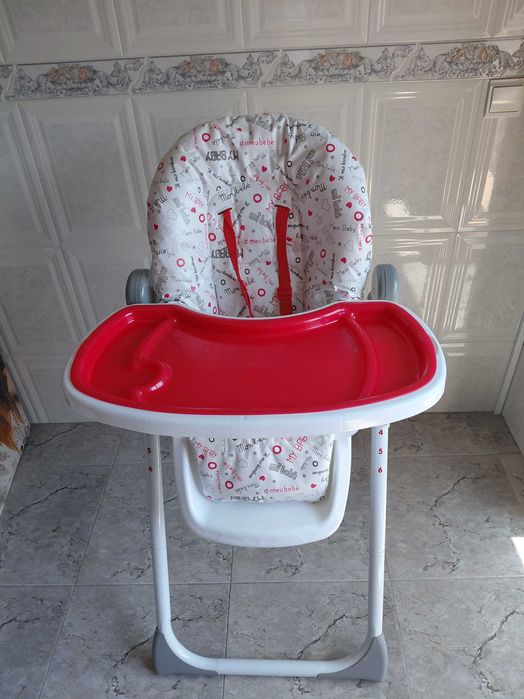 Cadeira de refeição para bebé