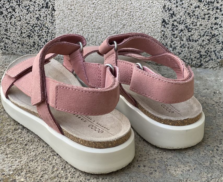 Шкіряні босоніжки сандалі ecco flowt 32 p.