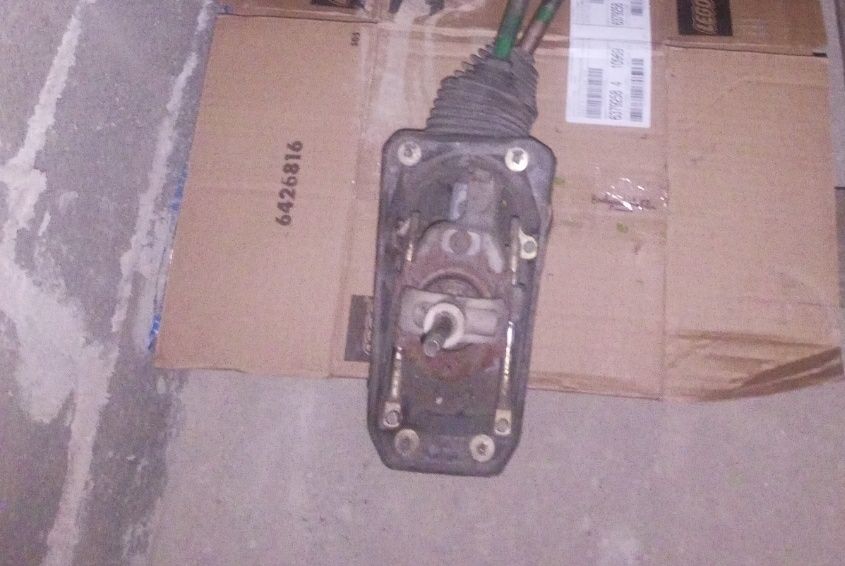 Пассат б5 Куліса передач,коробка передач ,кнопка бензобака та інші Зап