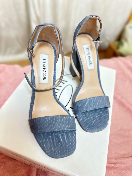 Босоніжки 36 розмір . Нові