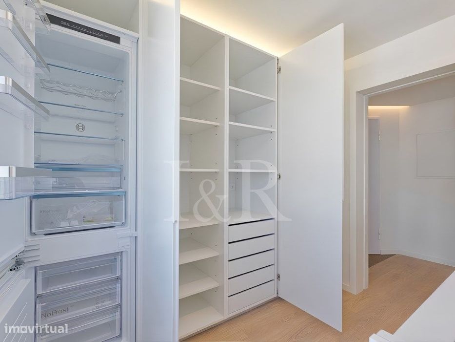 Apartamento T4 duplex com vista mar na Praia das Maçãs, Sintra
