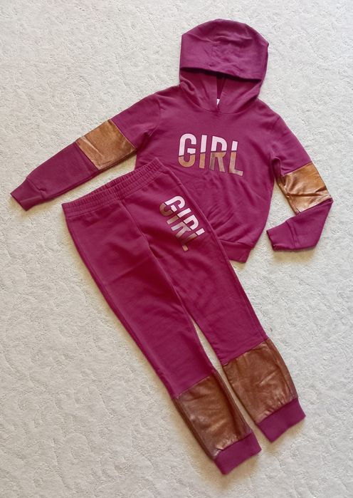 Костюм De Facto 128-134 см. 8-9 років.
В ідеальному